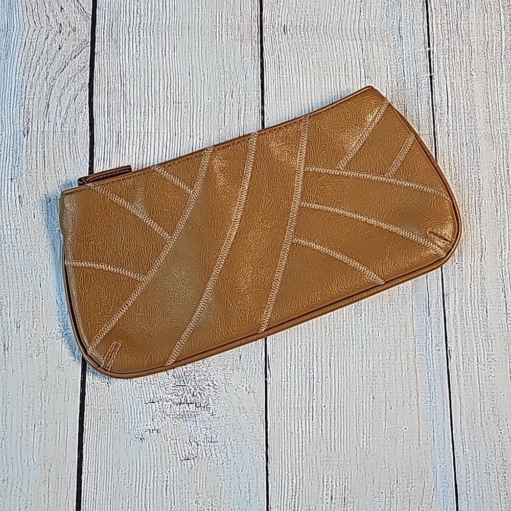 Steve Madden tan clutch